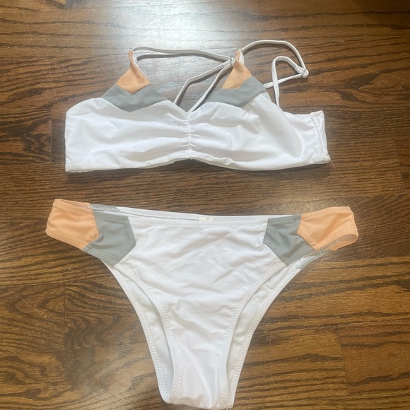 Bathing suit - Picture 1 of 2